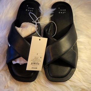 NWT Sandles